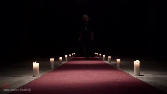 Поклонитесь Holly Heart (bdsm, femdom, страпон, госпожа, блондинка)