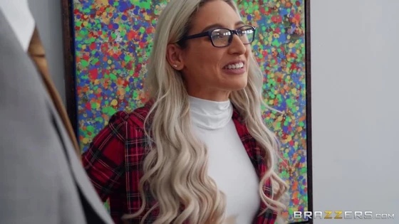 Abella Danger — трахнули похотливую секретаршу в попку
