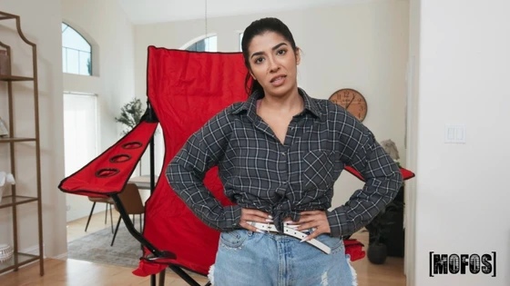 DontBreakMe/Mofos - Jasmine Sherni - Big Chair and a Big Cock for Tiny Jasmine