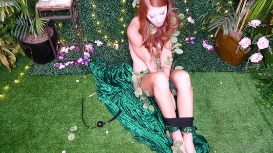 ASMR Posion Ivy Convinces Batman To Release Her Give Her His Seed