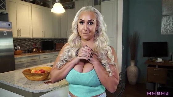NINA KAYY