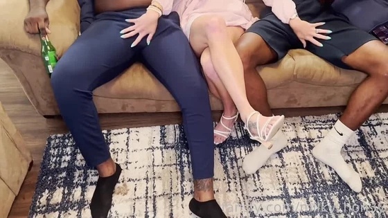milkhoney interracial cuckold threesome