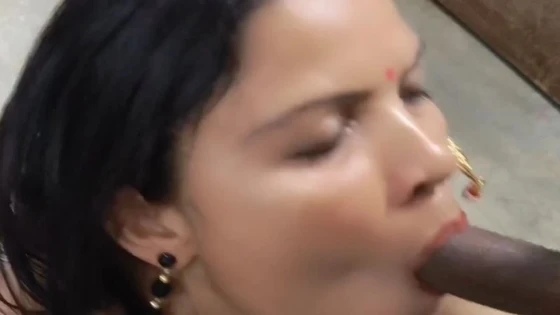 Desi Indian Mature Bhabhi With Big Boobs Fucked In Skirt
