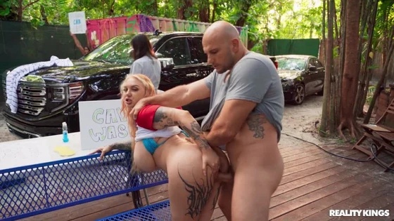 CrazyCollegeGFs.24.01.18.Skylar.Vox.Squeaky.Clean.Ride.XXX.1080p [BigAss, BigTits, CumShot, FuckPussy, Blowjob]