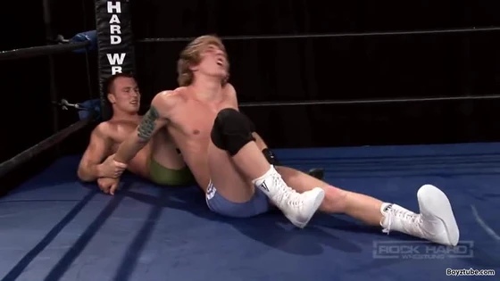 gay ballbusting_065